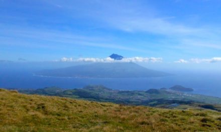 Pico visto dalla cima della Caldeira, Faial